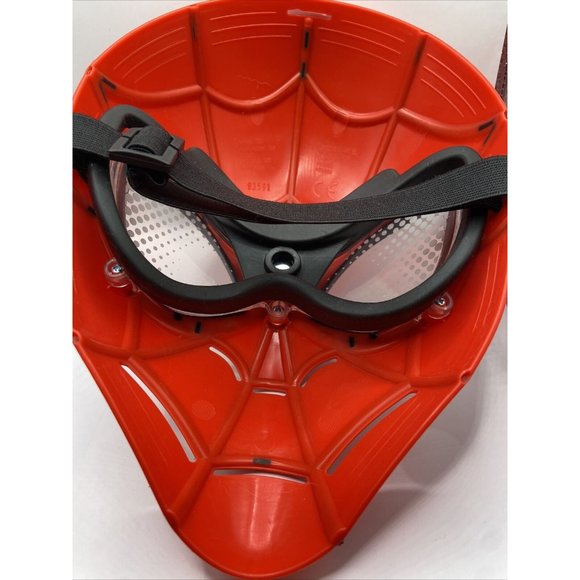 Hasbro Marvel Spiderman Mask 2018 Adjustable Strap Hard  Plastic  Breathe Holes - Picture 6 of 11